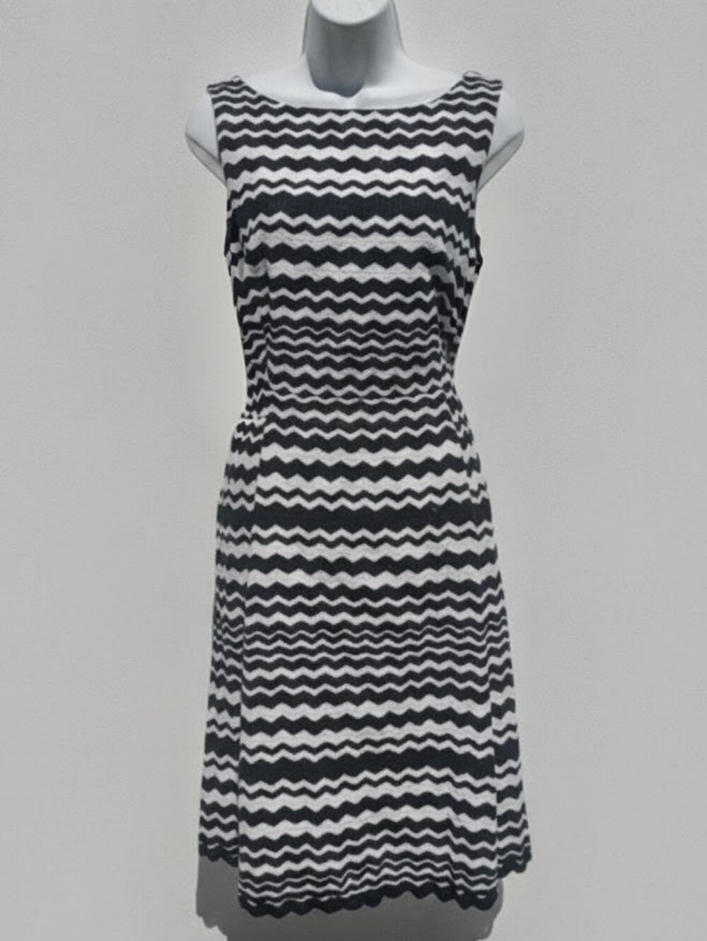 Chic Black & White "Taylor"  Textured Sleeveless Midi Dress